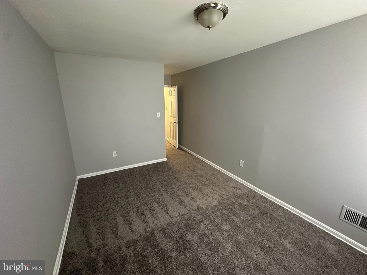 1333 E North Ave - Photo 6 of 10