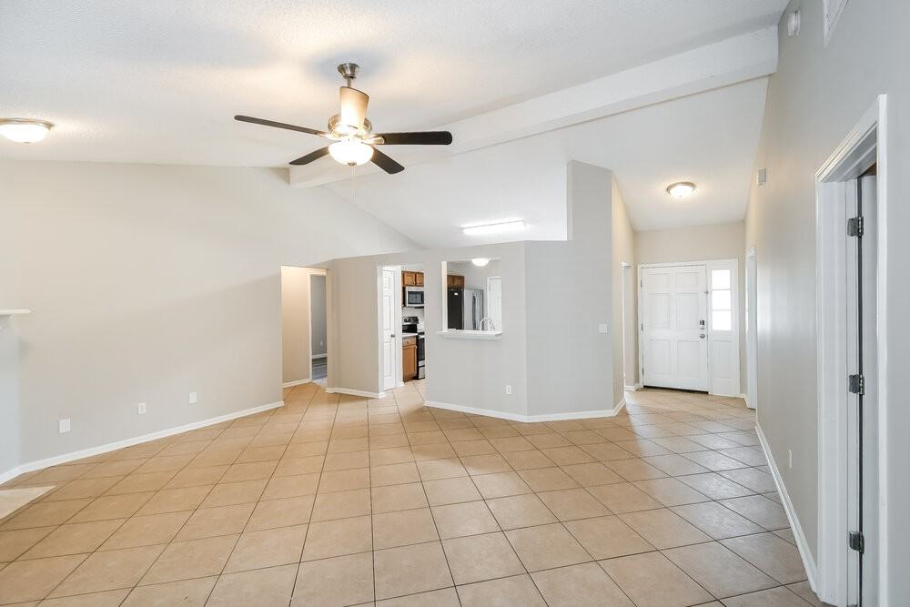 880 Long Lake Dr - Photo 5 of 19