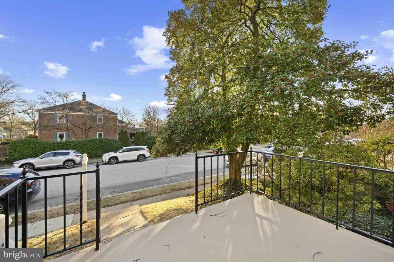 132 Overbrook Rd - Photo 3 of 36