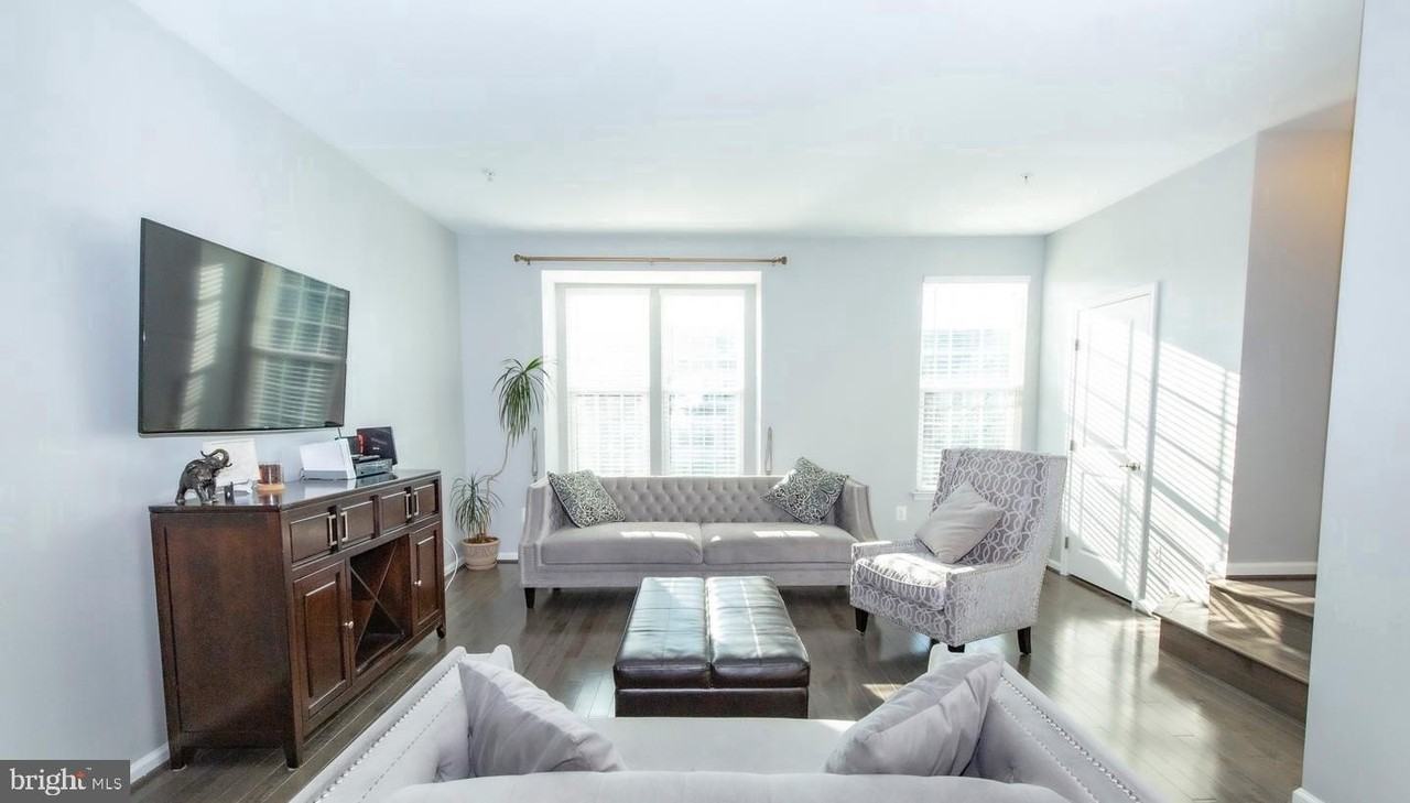 18540 Hickory Meadow Dr - Photo 2 of 21