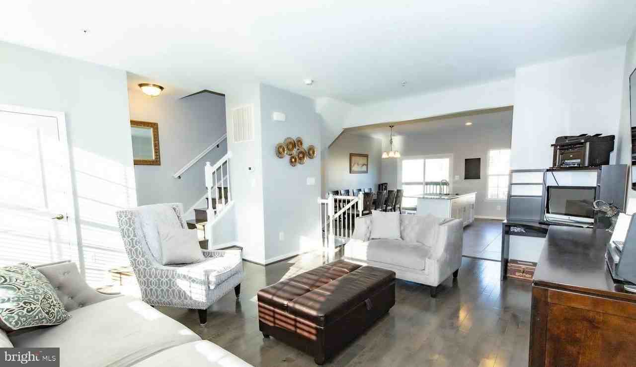 18540 Hickory Meadow Dr - Photo 3 of 21