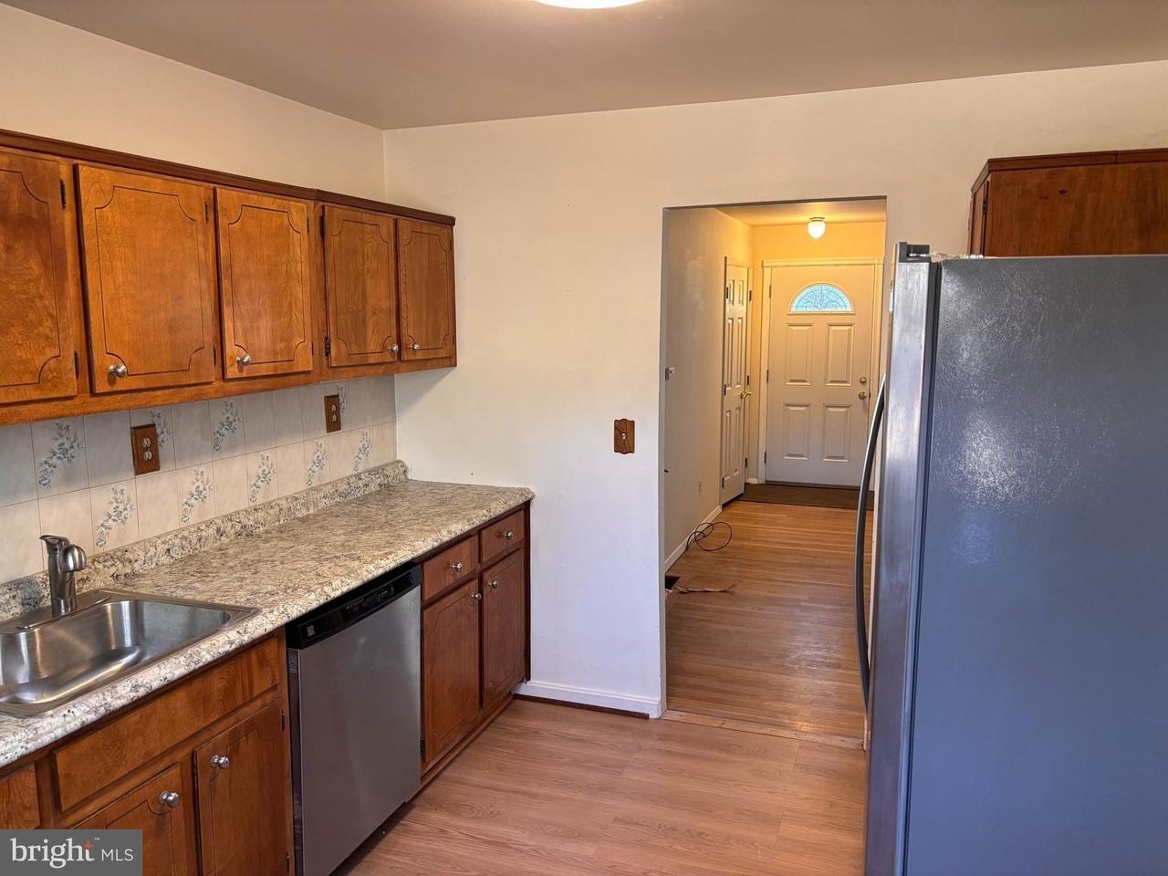 822 Harrington Rd - Photo 2 of 10