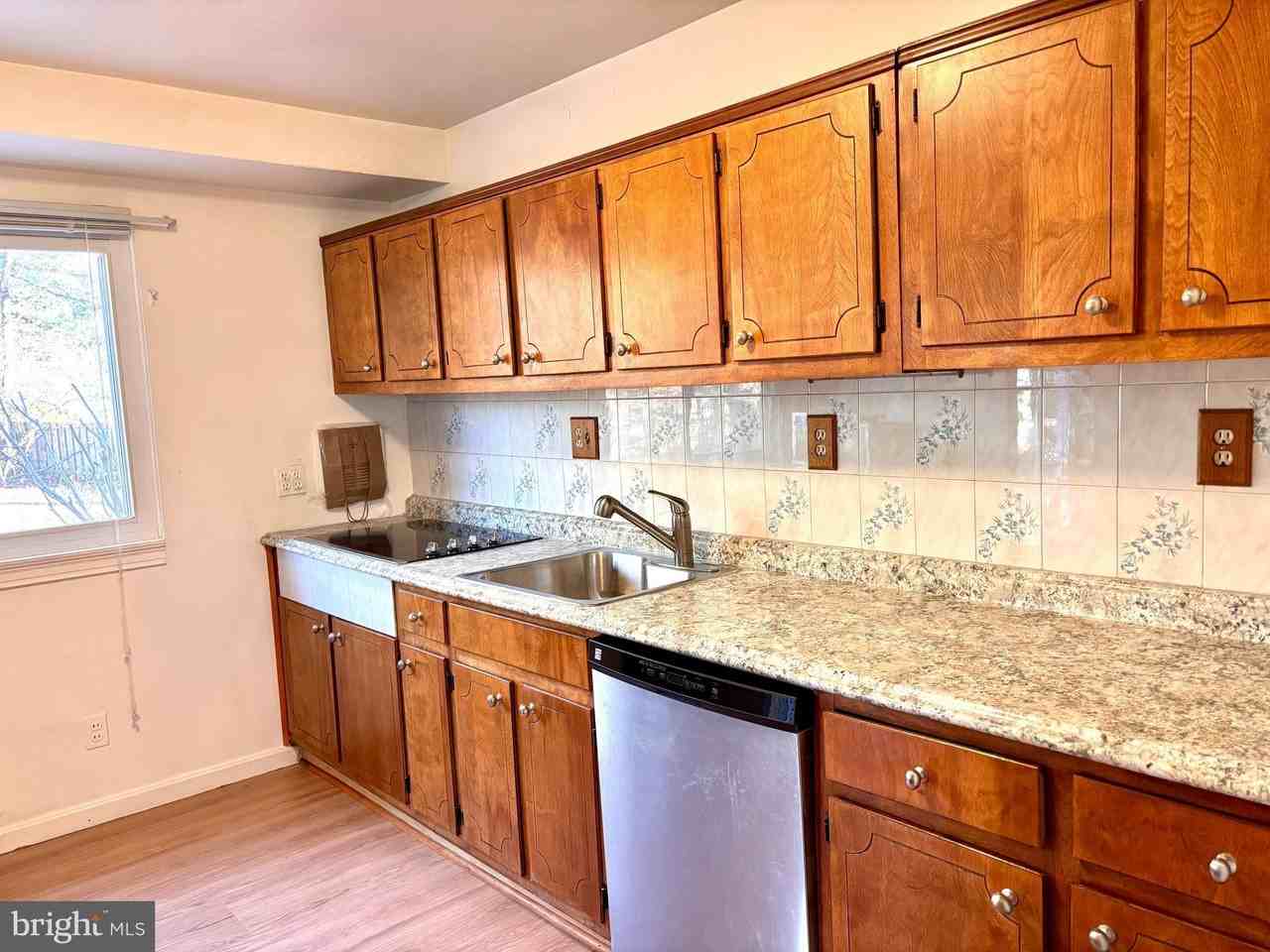 822 Harrington Rd - Photo 3 of 10