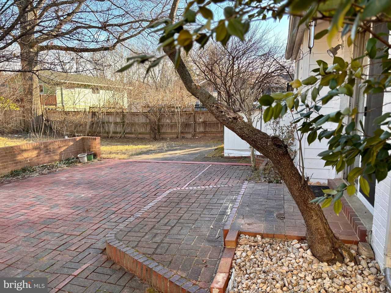 822 Harrington Rd - Photo 4 of 10