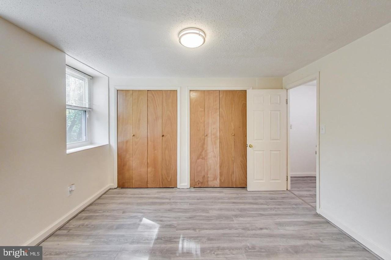 1835 Village Green Dr - Photo 6 of 9