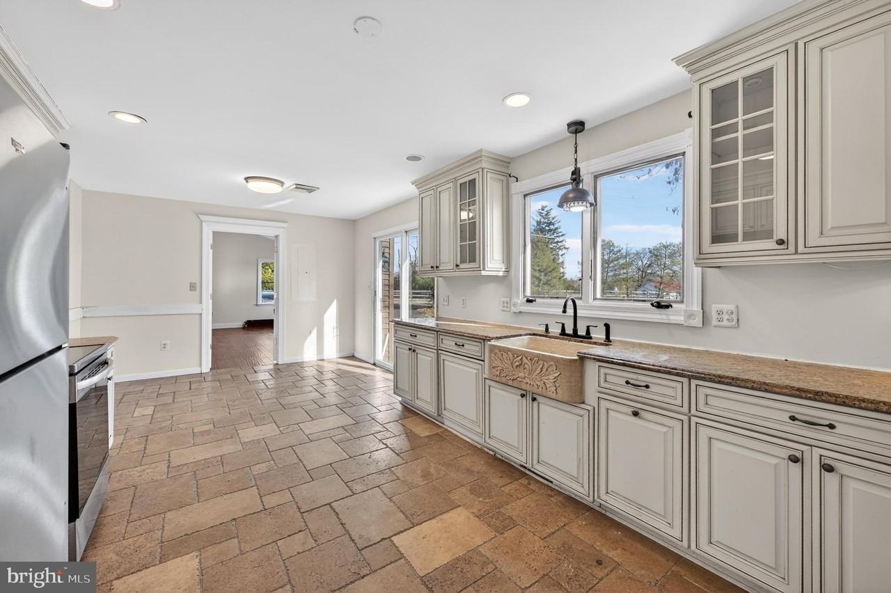 27 Reeves Station Rd - Photo 7 of 20