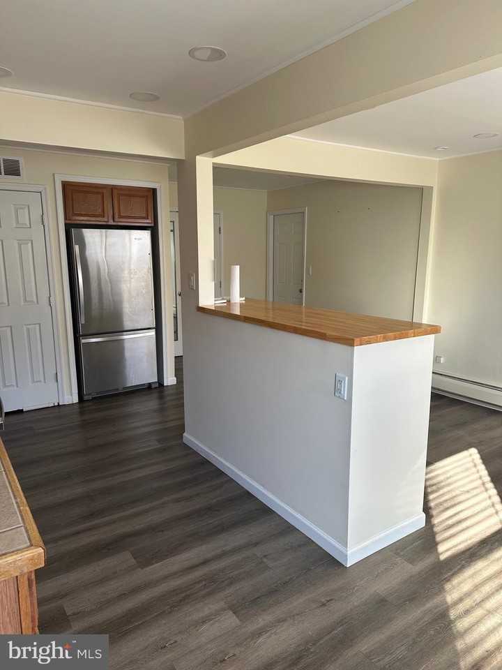 18 Victoria Ln - Photo 3 of 19