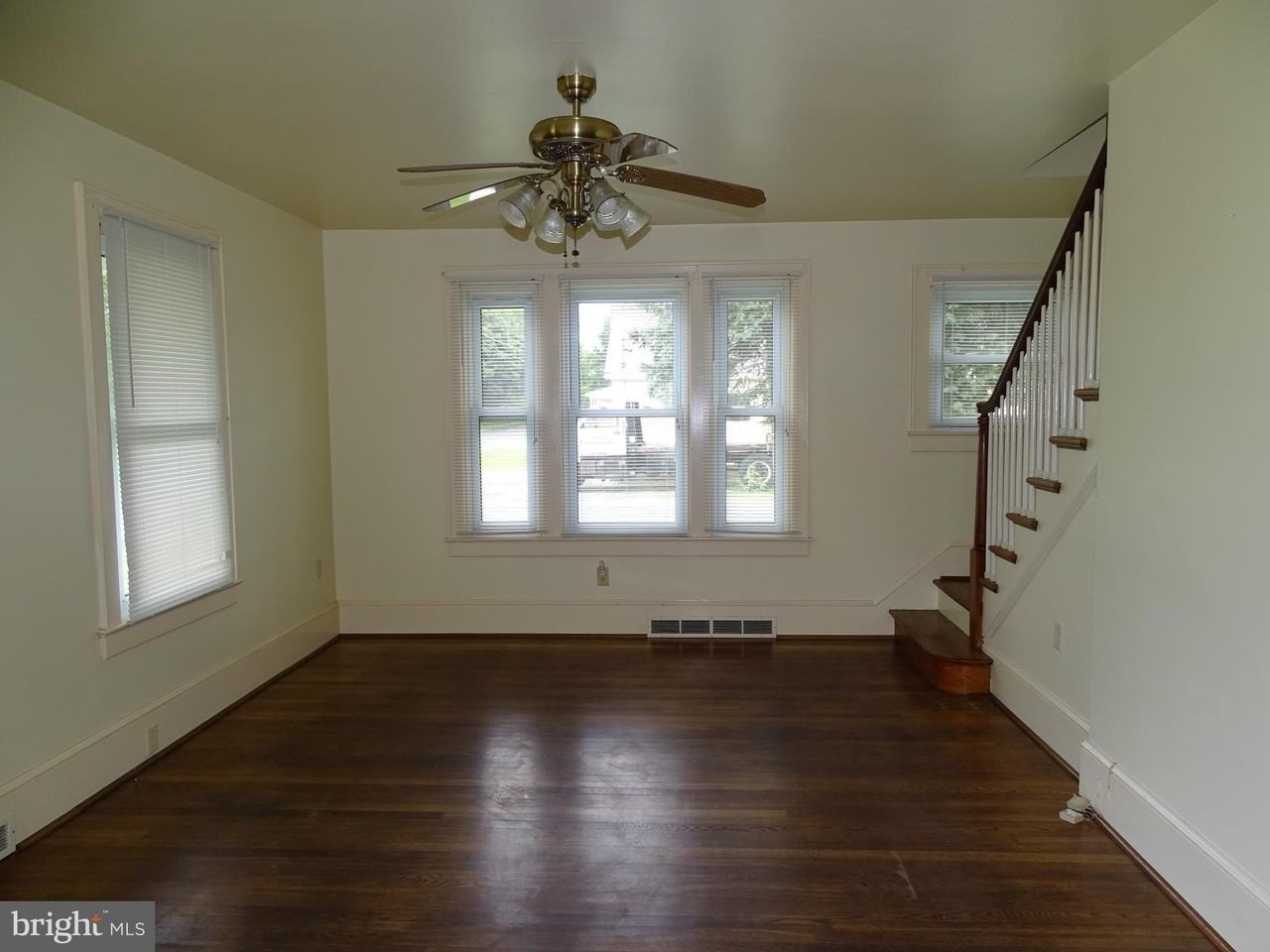 7512 Friendship Village Rd - Photo 3 of 30