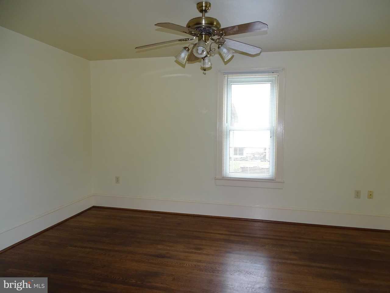 7512 Friendship Village Rd - Photo 7 of 30