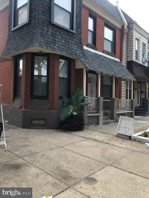 1600 Rowan St - Photo 2 of 10