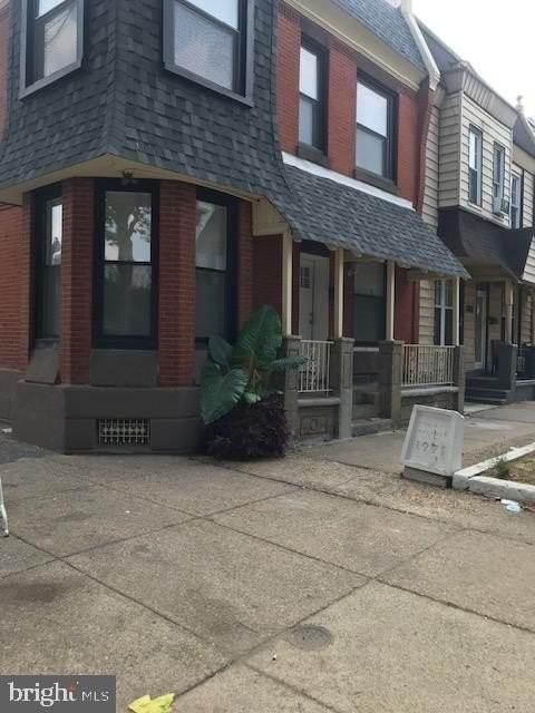 1600 Rowan St - Photo 3 of 10