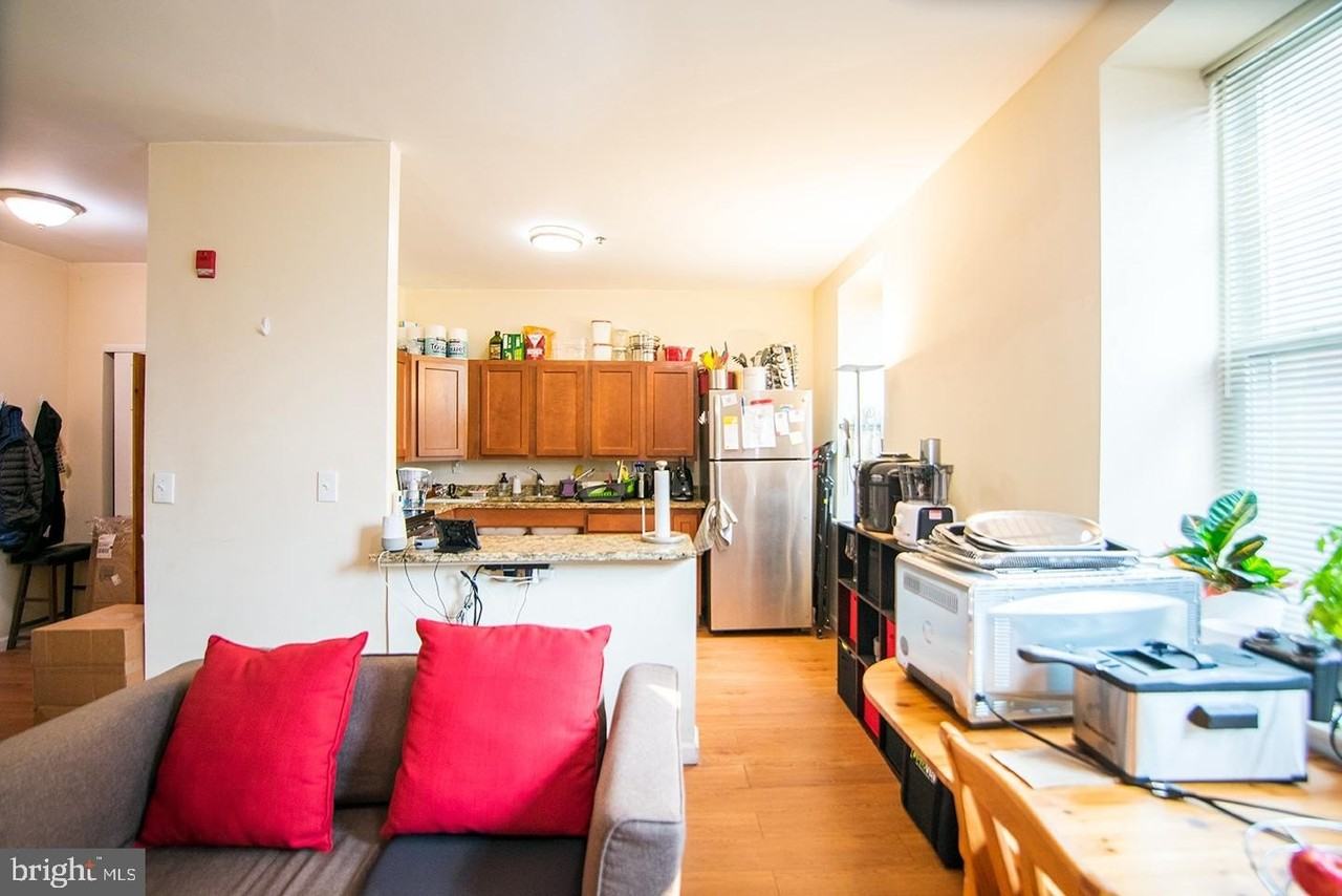 1501 W Allegheny Ave Apt 201 #201 - Photo 2 of 11