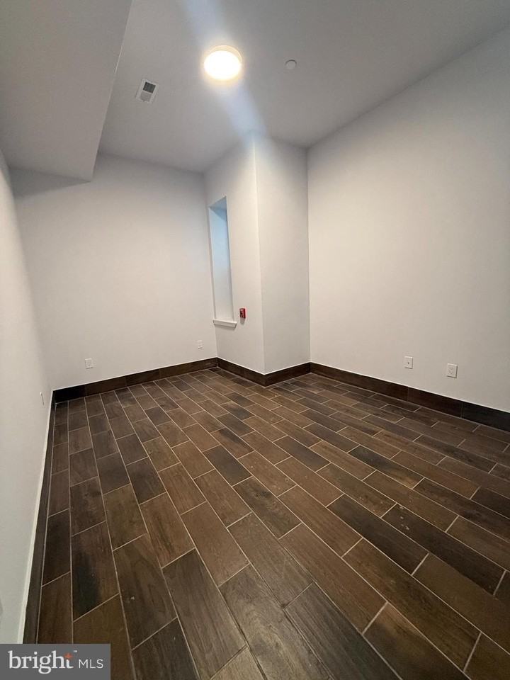 800 Callowhill St Apt 8 #8APT1 - Photo 5 of 15