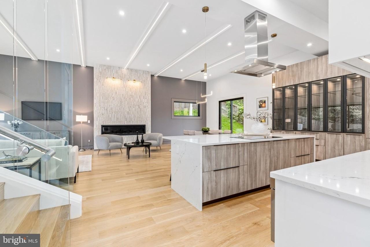 3554 Military Rd - Photo 7 of 33