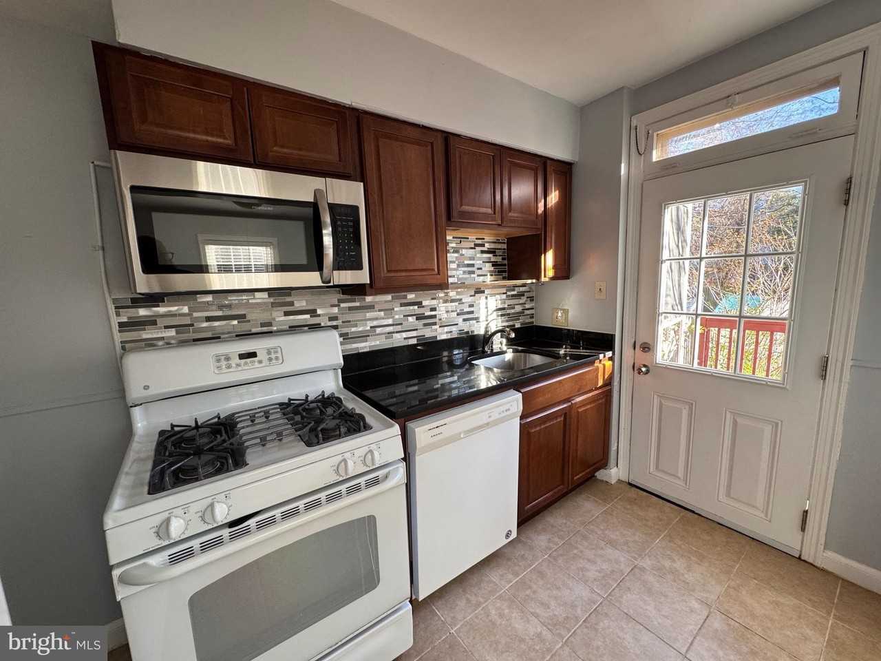 3710 3rd St S - Photo 3 of 17