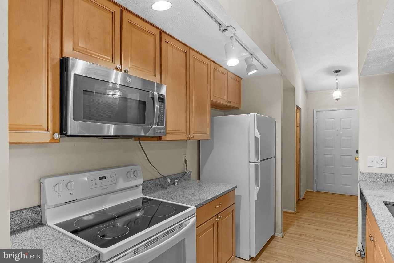 8406 Rainbow Bridge Ln - Photo 3 of 4