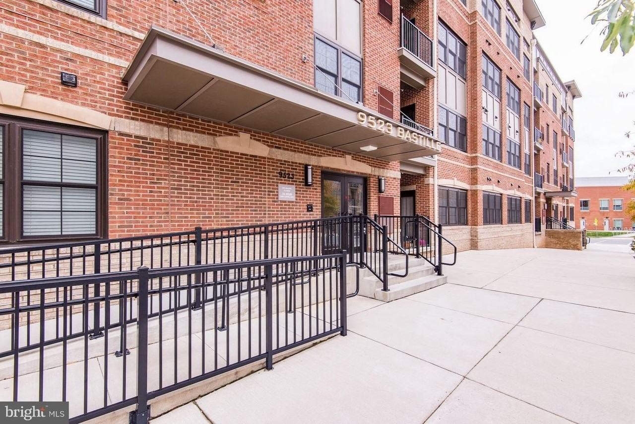 9523 Bastille St Unit 1-404 #1-404 - Photo 2 of 10