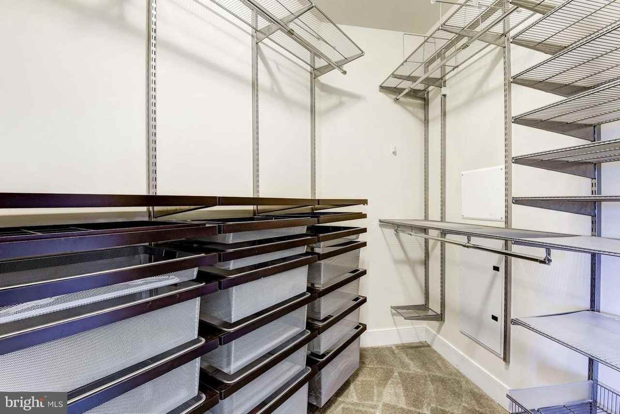 9523 Bastille St Unit 1-404 #1-404 - Photo 7 of 10