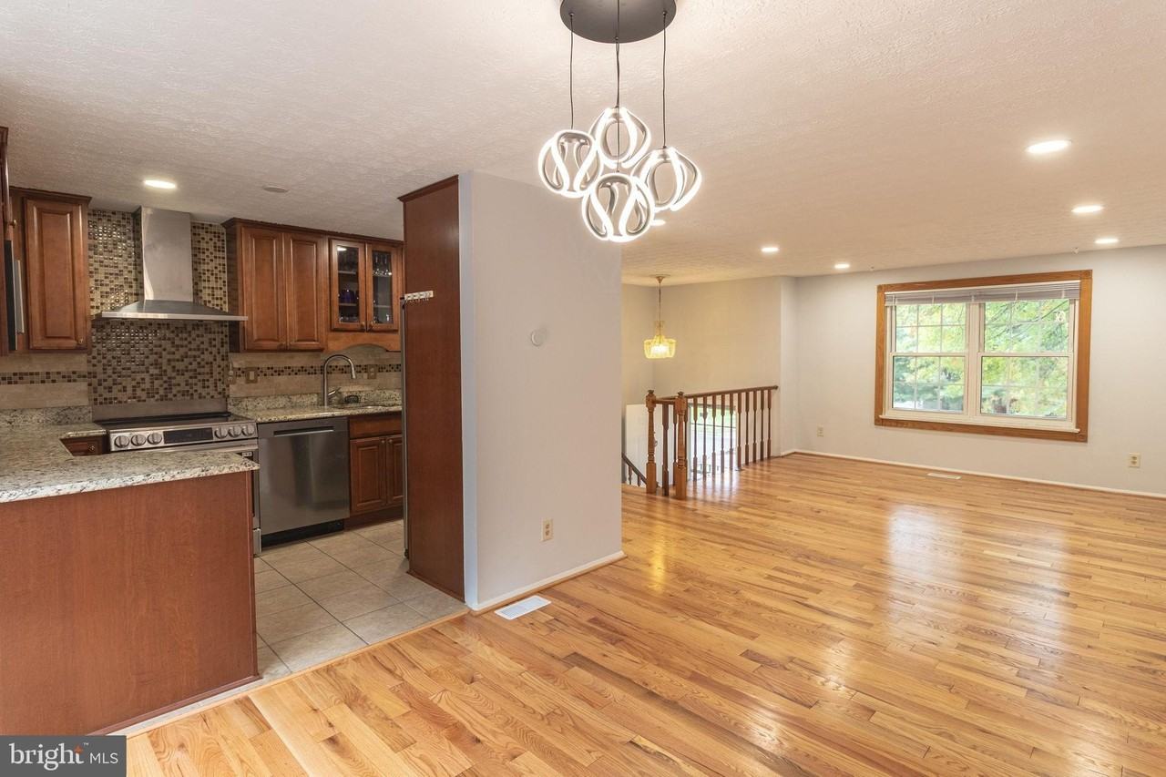 8764 Cold Plain Ct - Photo 5 of 24