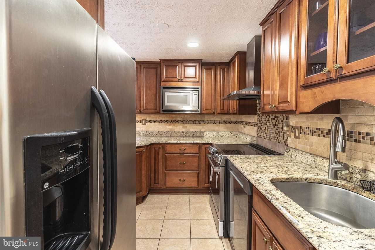 8764 Cold Plain Ct - Photo 7 of 24