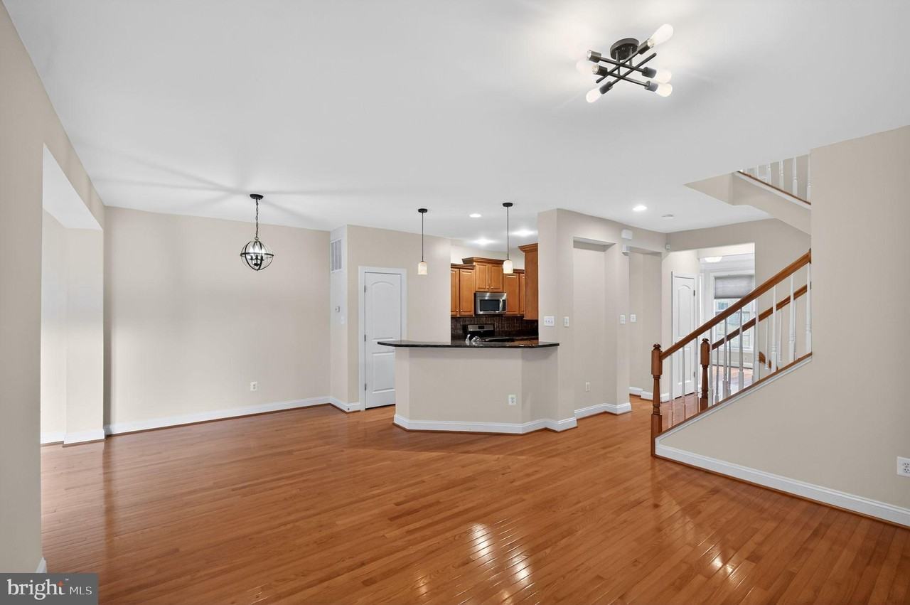 333 Caldwell Ter Se - Photo 5 of 28