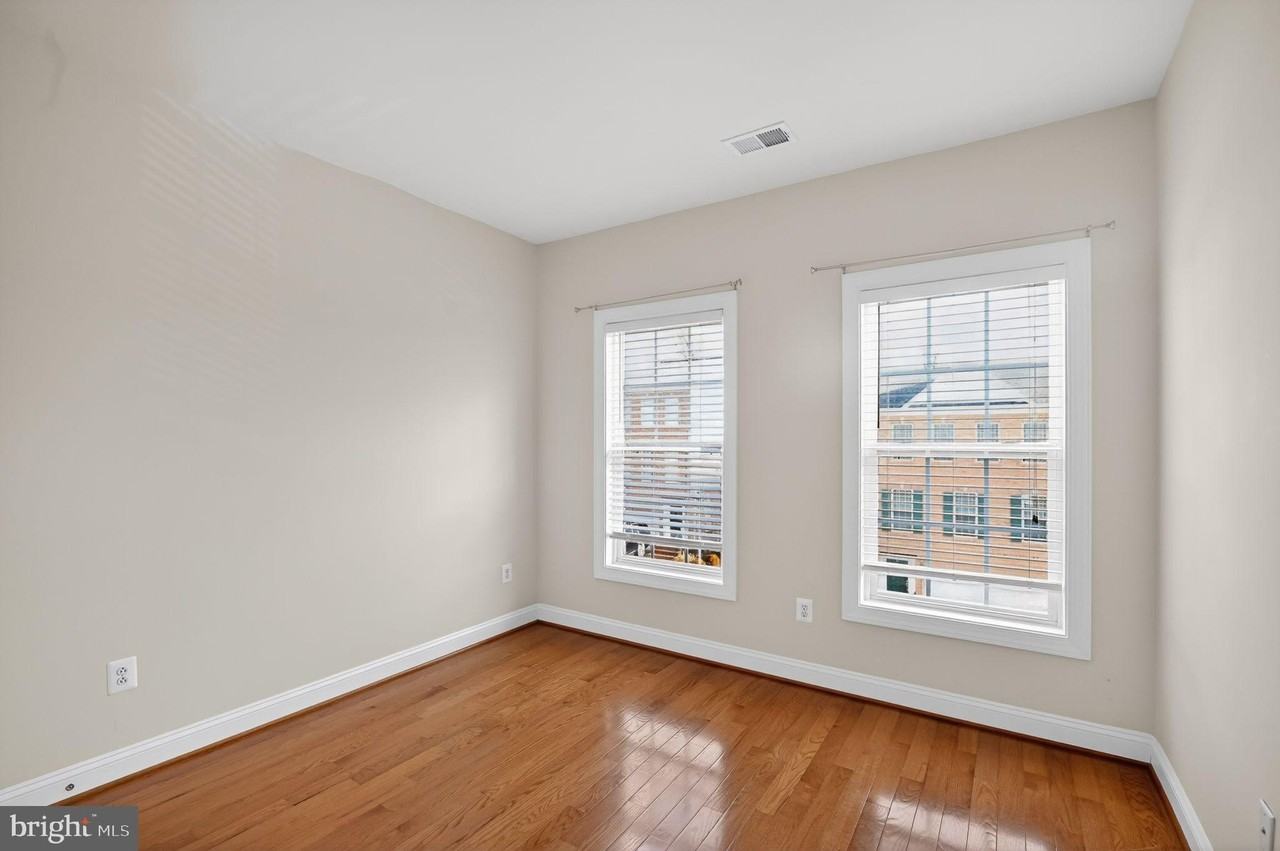 333 Caldwell Ter Se - Photo 6 of 28