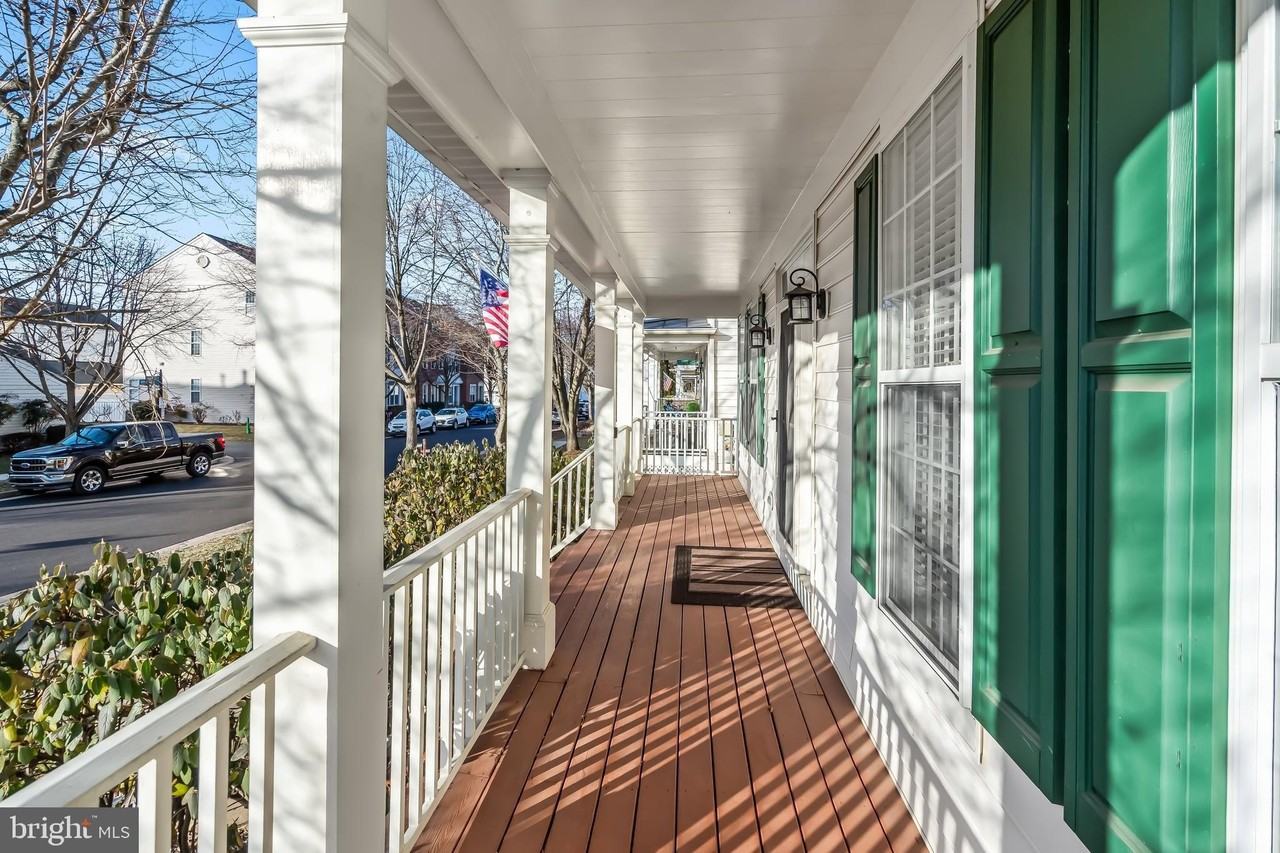 43112 Demerrit St - Photo 2 of 42