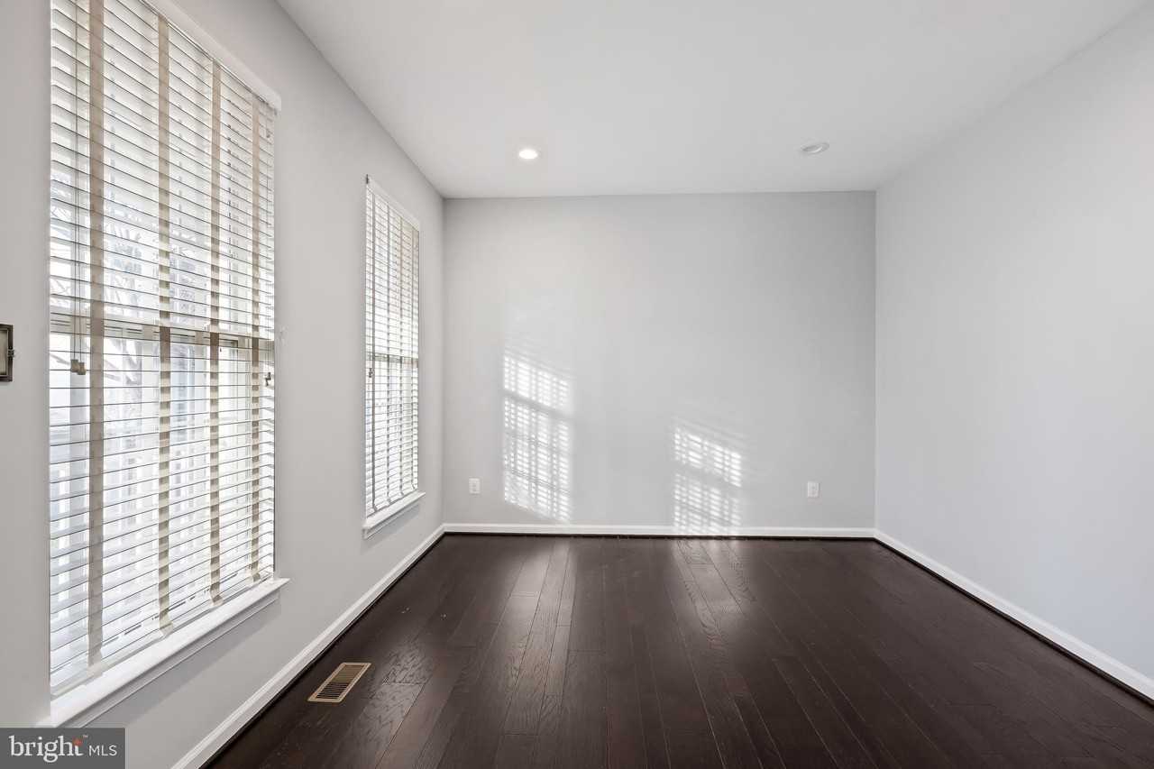 43112 Demerrit St - Photo 7 of 42