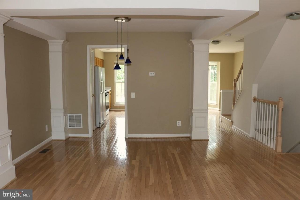 11535 Bertram St - Photo 4 of 29