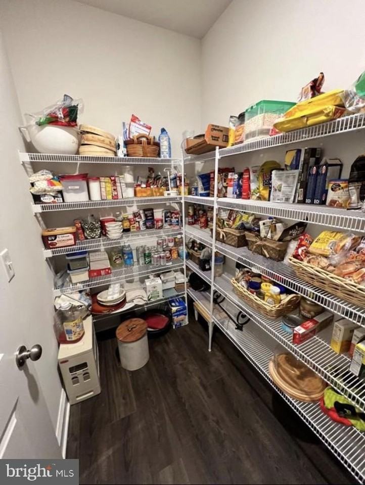 111 Zoe Way - Photo 7 of 8