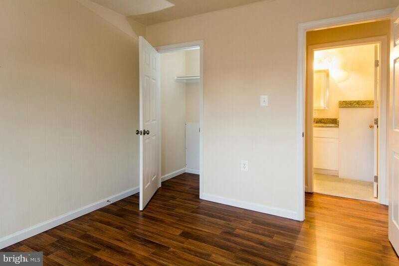 1704 Roberts St Apt 1 #1 - Photo 6 of 11