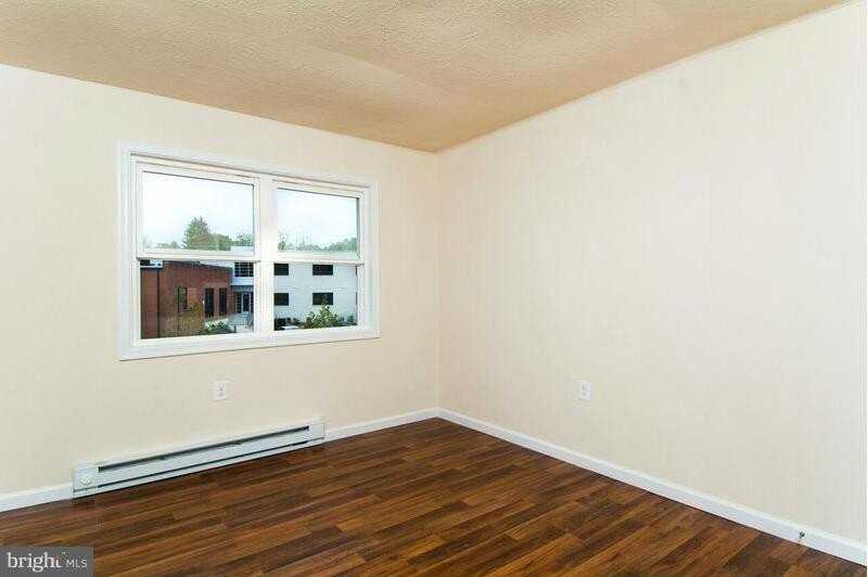 1704 Roberts St Apt 1 #1 - Photo 7 of 11