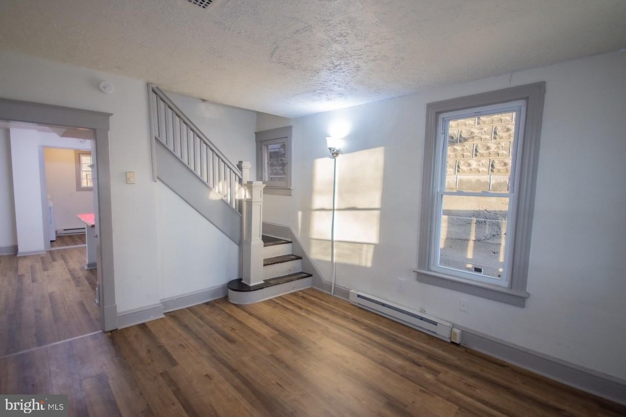 329 S Maple Ave - Photo 6 of 44