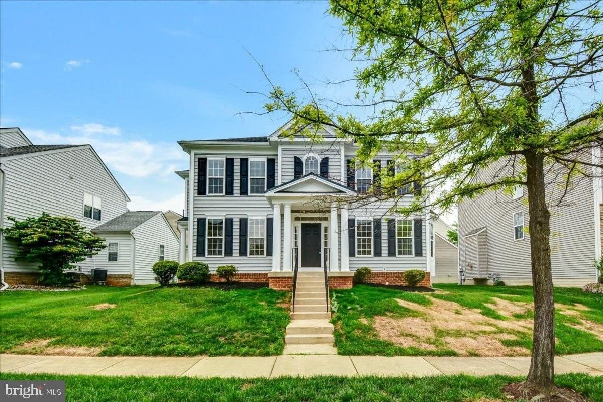 240 Davis St - Photo 3 of 50