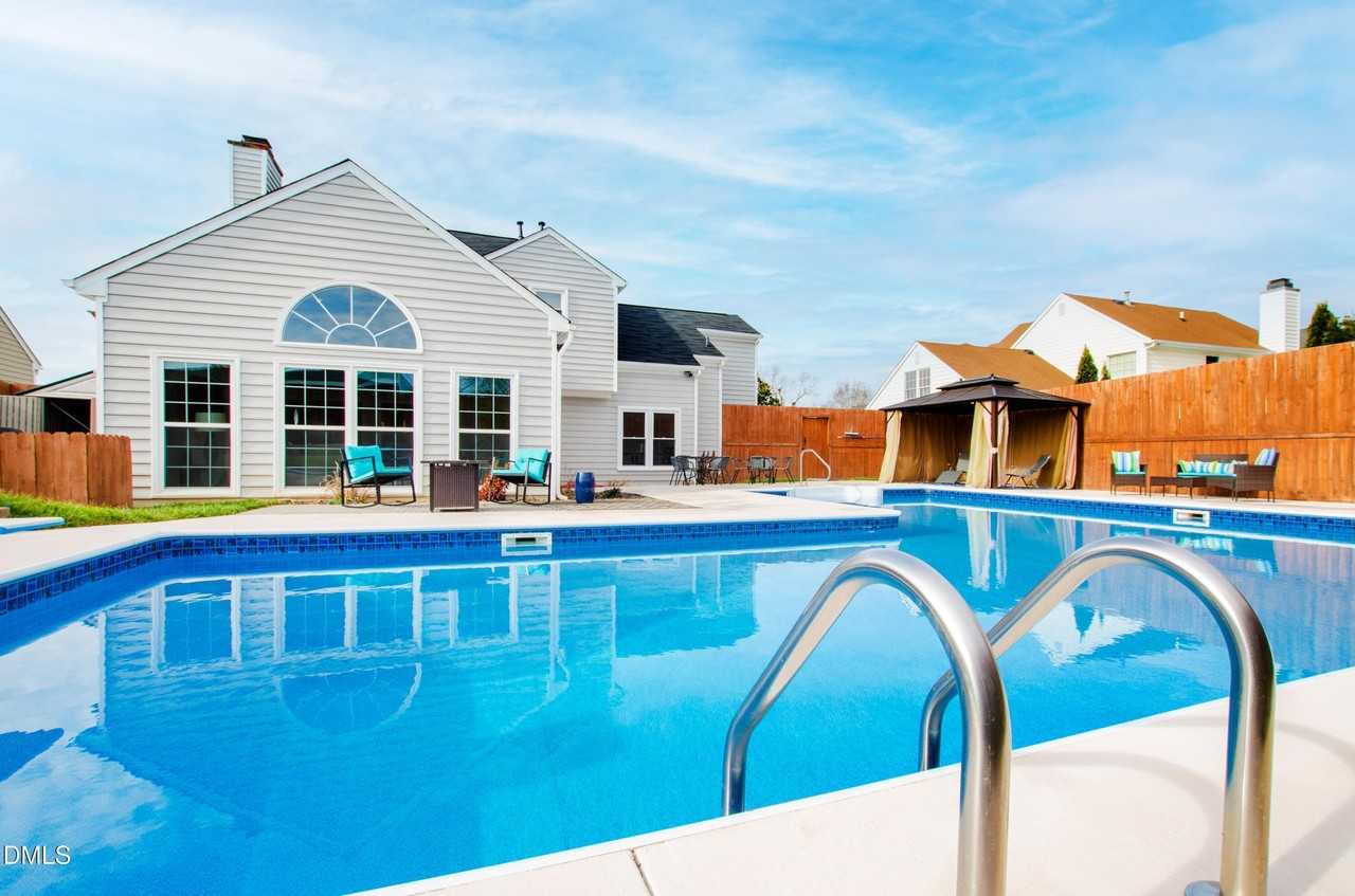 1338 Beaufort Dr - Photo 2 of 38