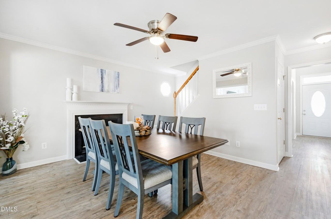 1338 Beaufort Dr - Photo 4 of 38