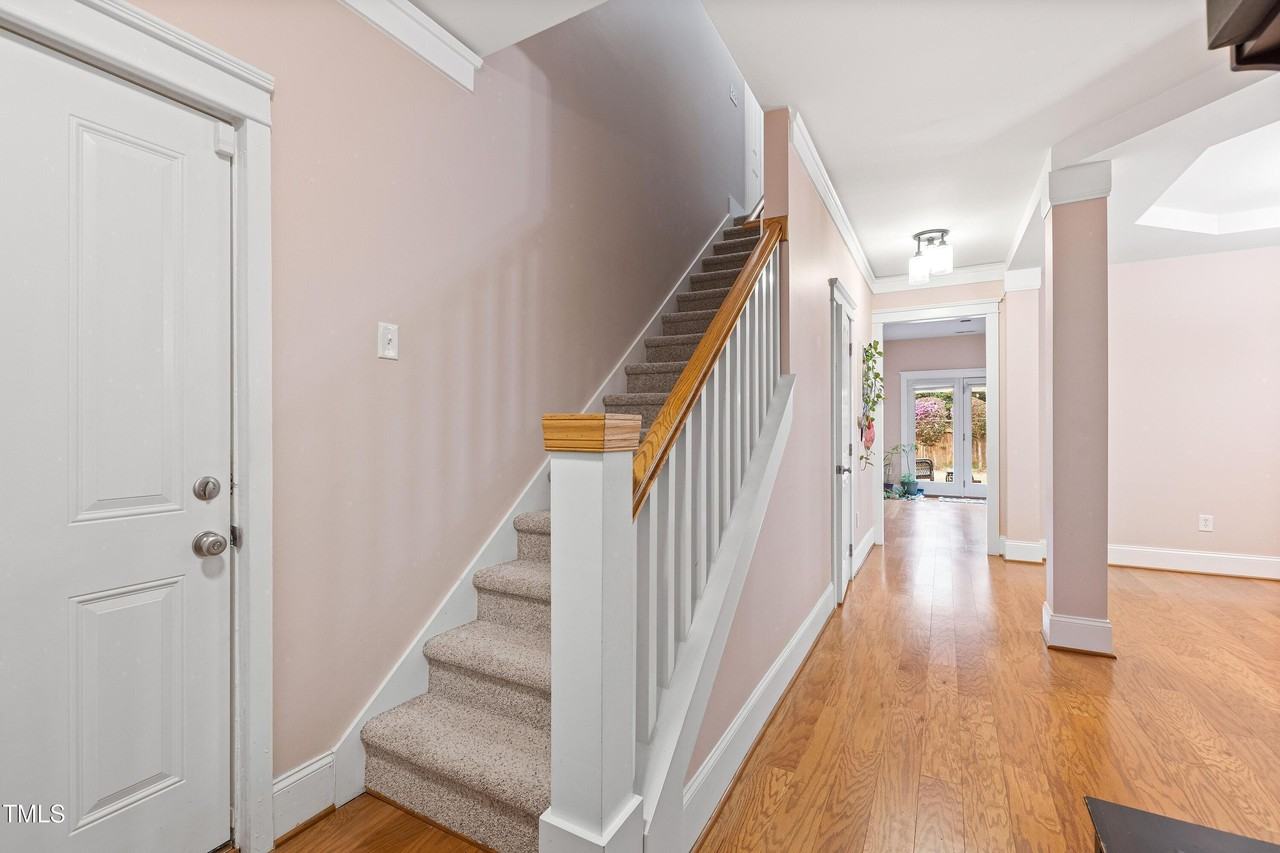 204 Frontgate Dr - Photo 6 of 42