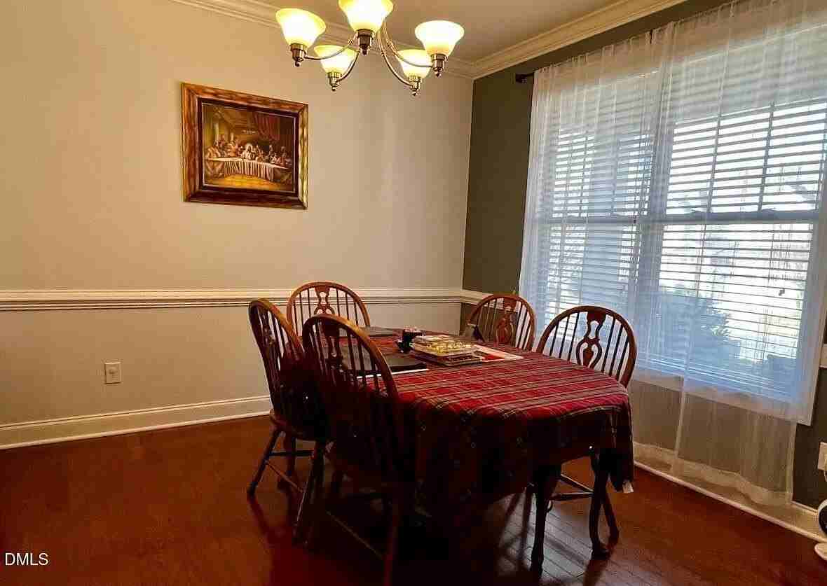 3914 Wedonia Dr - Photo 3 of 33