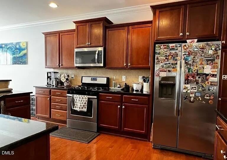 3914 Wedonia Dr - Photo 4 of 33