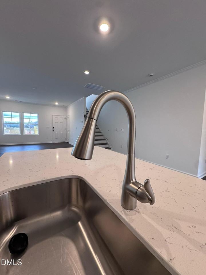 504 Venetian Drive - Photo 5 of 48