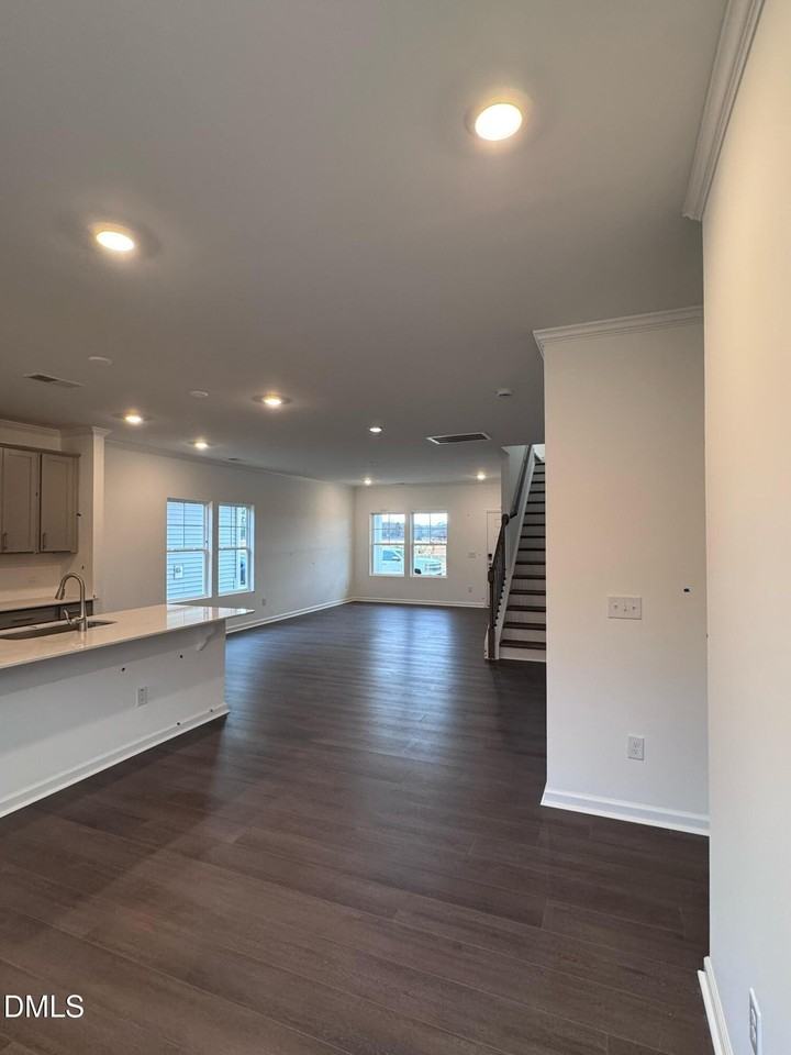 504 Venetian Drive - Photo 7 of 48