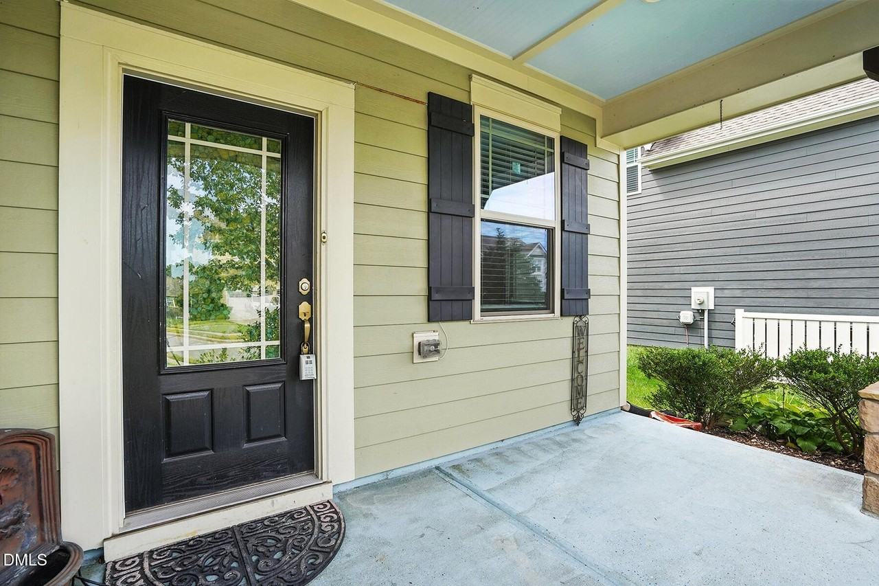 1009 Artis Town Ln - Photo 4 of 42