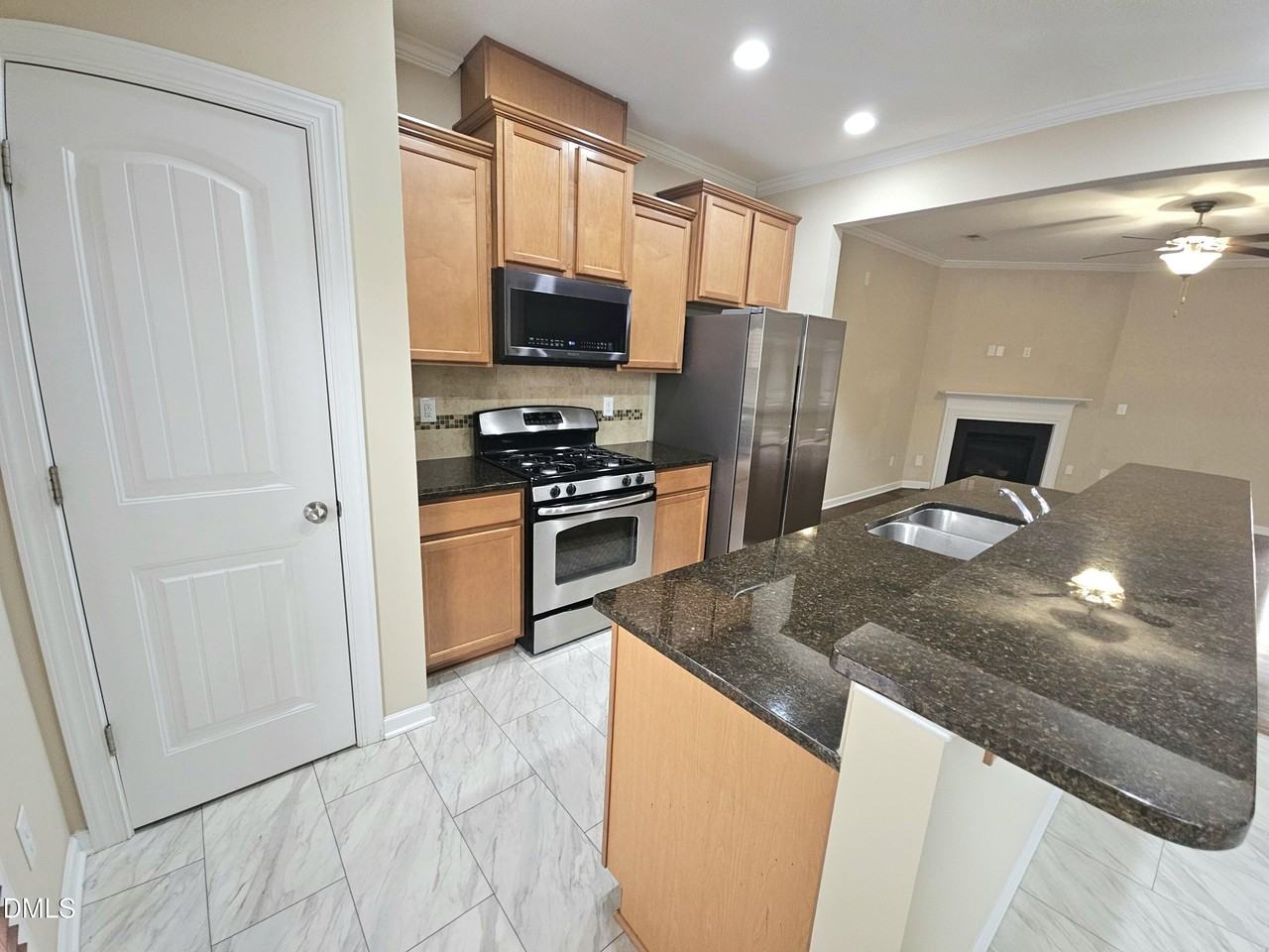 1029 Havenbrook Dr - Photo 3 of 20