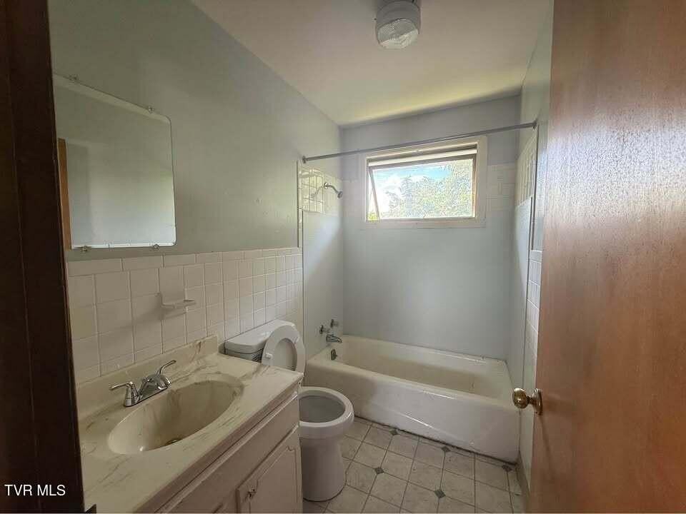 1621 Arbor Pl Apt 4 #4 - Photo 4 of 5