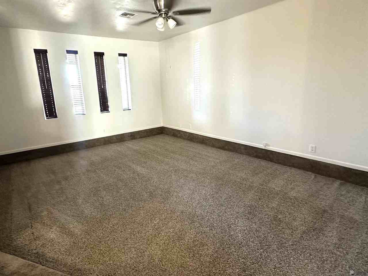 1643 S Naples Ave - Photo 4 of 8