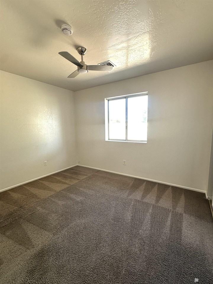 1643 S Naples Ave - Photo 5 of 8