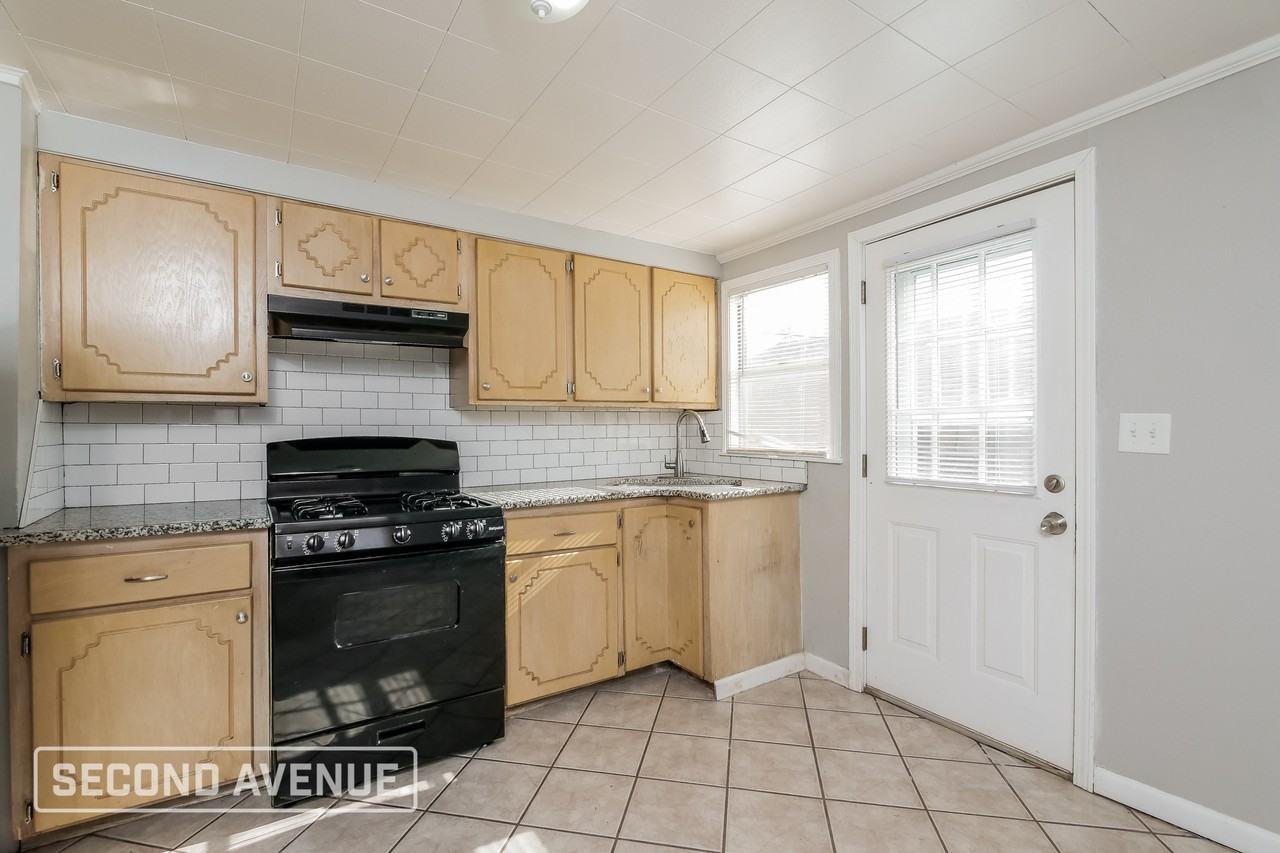 3100 Sw 45th St - Photo 5 of 22