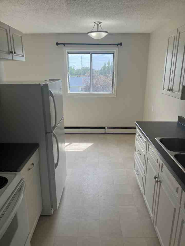 Royal Meadow Apartment - Photo 5 of 10