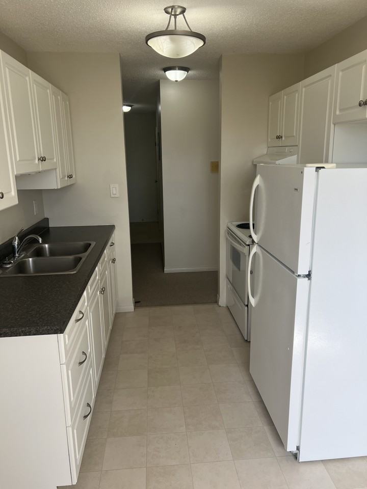 Royal Meadow Apartment - Photo 6 of 10