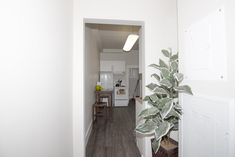 745 Wolseley Avenue - Photo 4 of 38